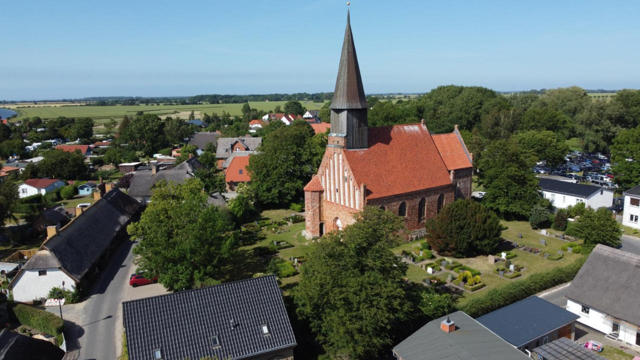 Reetferienhaus - Schaprode Hafen Exteriör bild