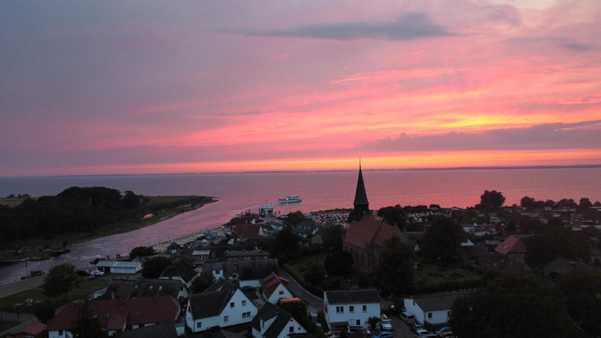 Reetferienhaus - Schaprode Hafen Exteriör bild