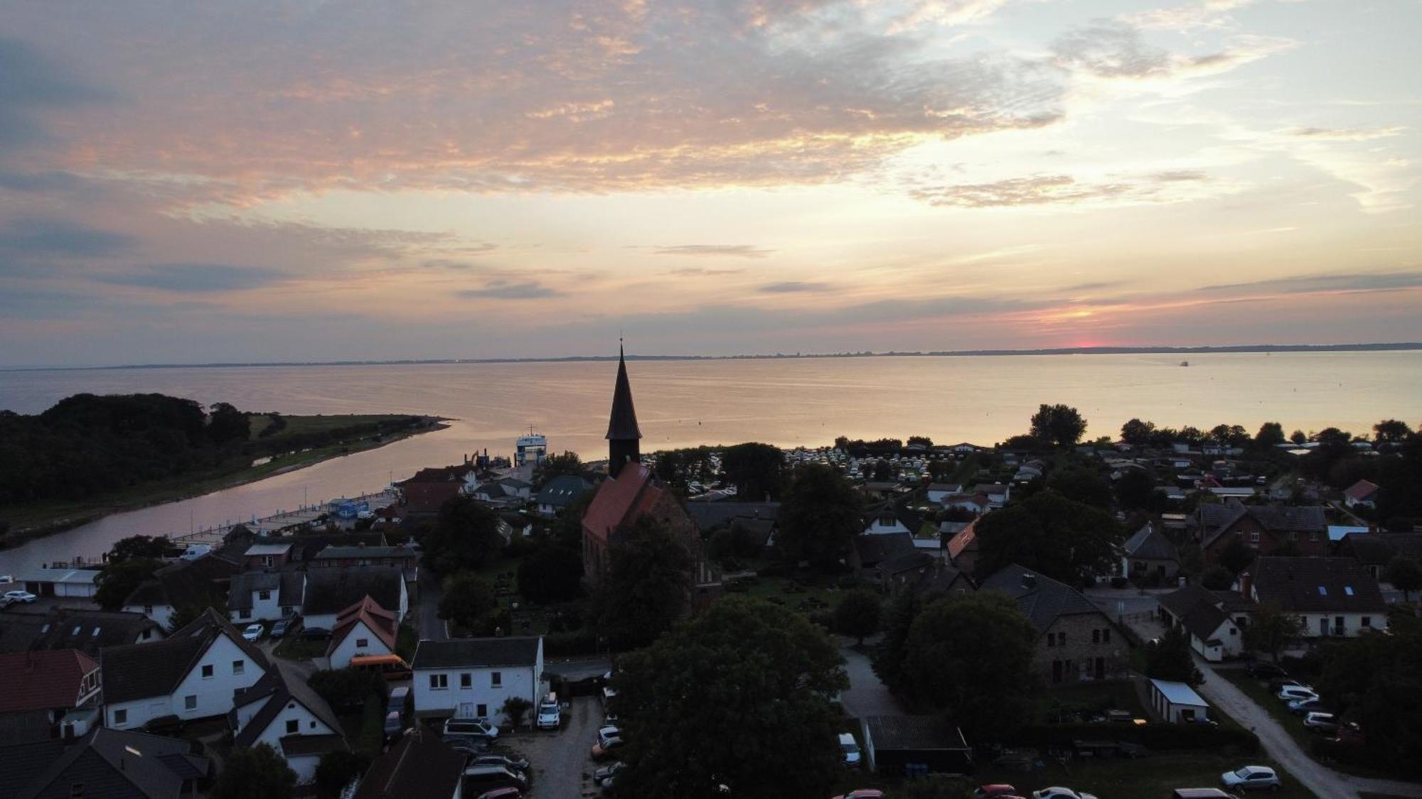 Reetferienhaus - Schaprode Hafen Exteriör bild